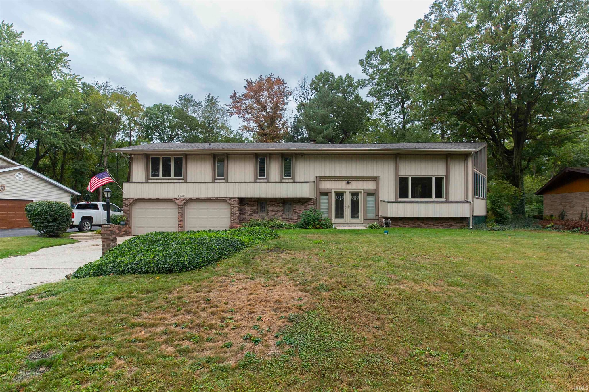 16830 Londonberry Lane 16830 Londonberry Lane